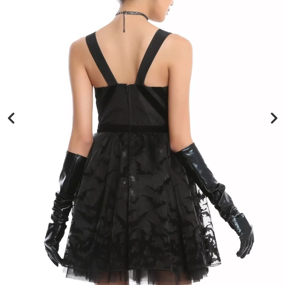 DC Comics x Hot topic Batman formal dress - Picture 5 of 8